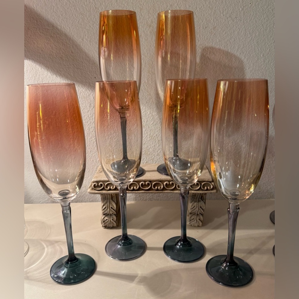 6 Tulip champagne flutes. Brigitte by Colony. 9”H